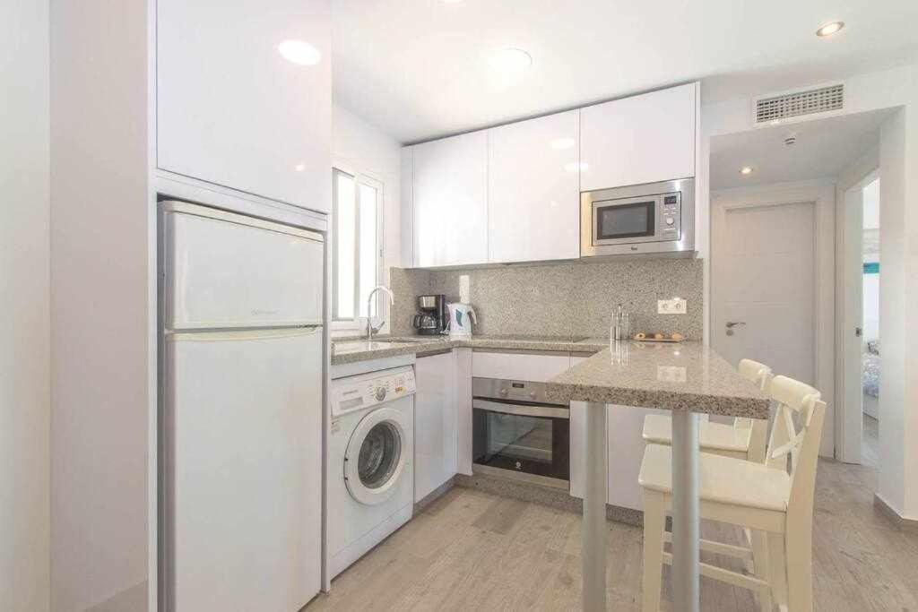 Kuchyň nebo kuchyňský kout v ubytování Casablanca 3 Apartamento con vistas al mar
