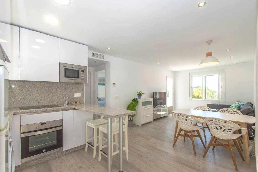Kuchyň nebo kuchyňský kout v ubytování Casablanca 3 Apartamento con vistas al mar