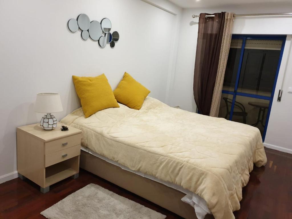 Postel nebo postele na pokoji v ubytování Setúbal Health Beach