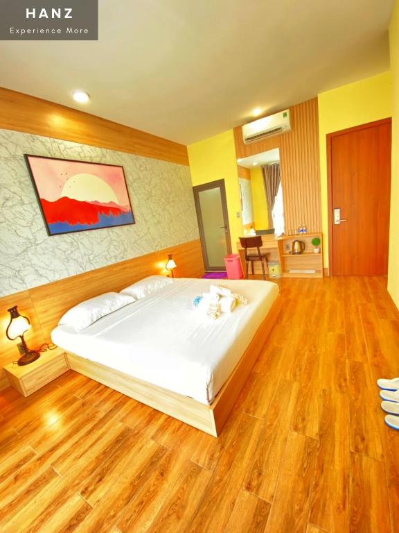 Giường trong phòng chung tại Sao Viet Hotel Nha Trang