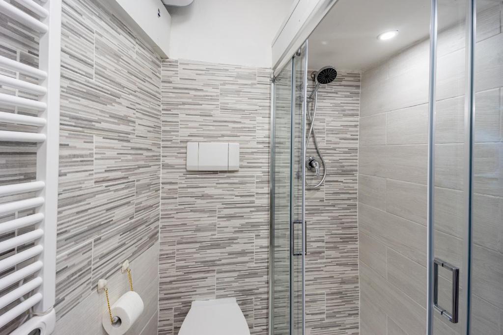 A bathroom at Casinò e Ariston Theatre studio apartment