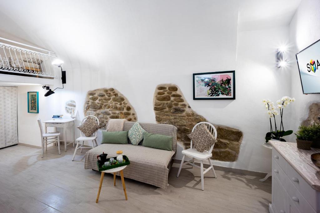 A seating area at Casinò e Ariston Theatre studio apartment