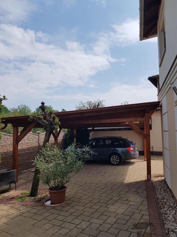 Fotografie z fotogalerie ubytování Elek Apartmanház v destinaci Hajdúszoboszló