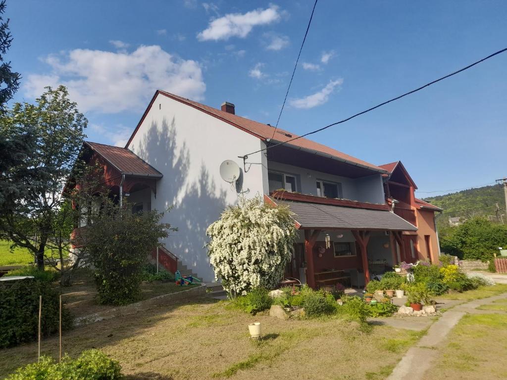 Gallery image of Dorina in Gyenesdiás