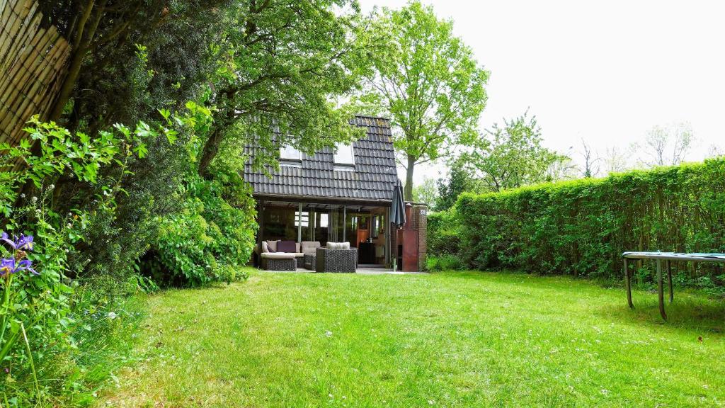 Zahrada ubytování Oude-Tonge holiday house near fishing waters