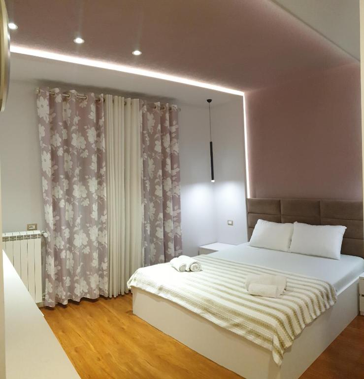 HILLTOP HIDEAWAY - Image 7