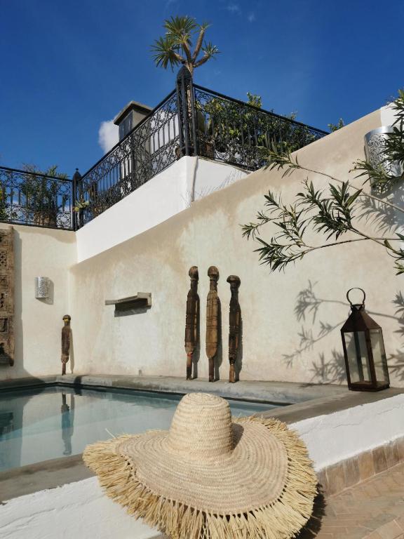 Bazén v ubytování Riad Bab aylen - Piscine Roof Top chauffée nebo v jeho okolí
