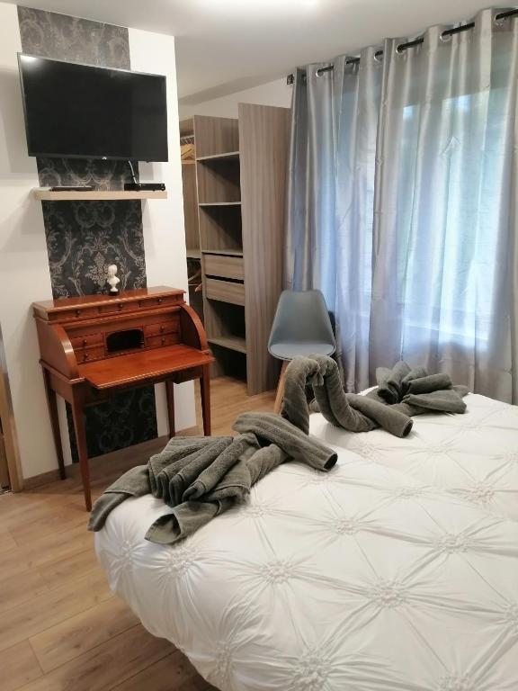 chambres d’hôte le breuil - Twin Room With Garden View