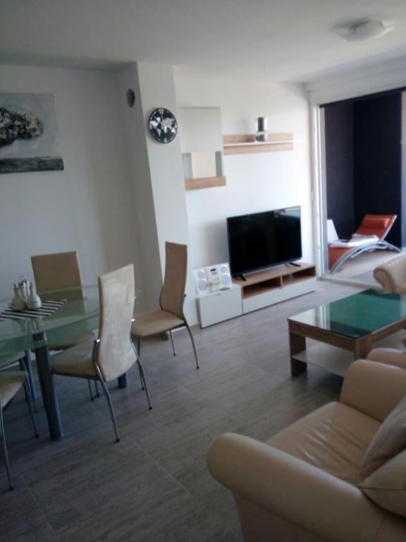 Posedenie v ubytovaní Apartment Mario NIN