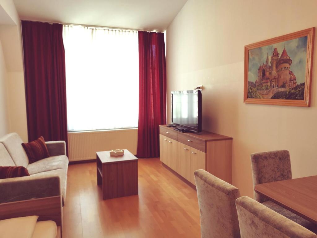 TV a/nebo společenská místnost v ubytování Hotel Haydn