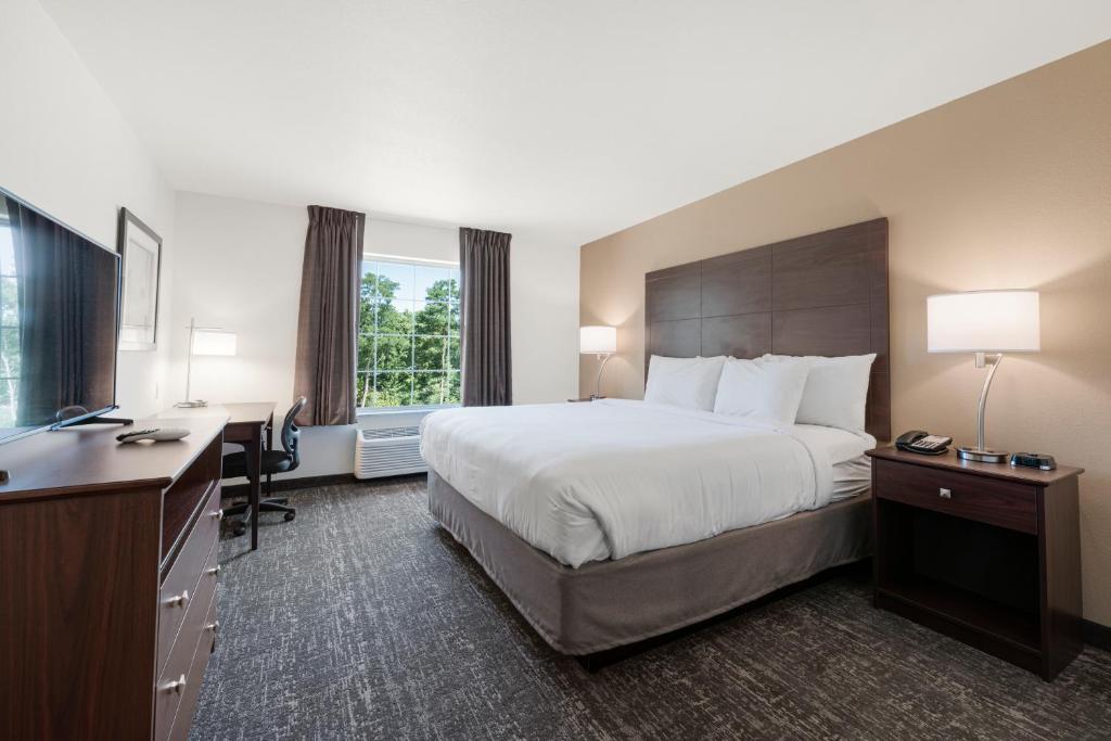 Cobblestone Hotel & Suites - Urbana - Kingkamer