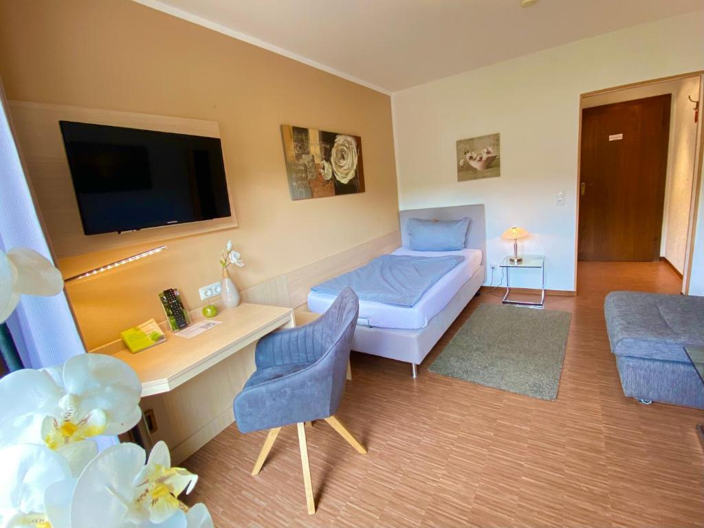 Landhotel Fasanenhof - Single Room With Balcony