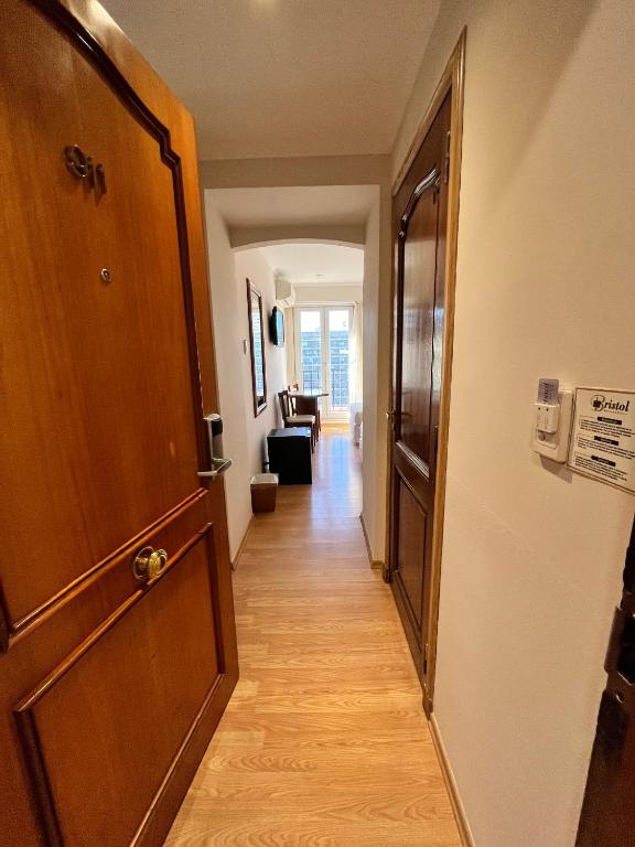 Снимка в галерията на Bristol Hotel в Буенос Айрес