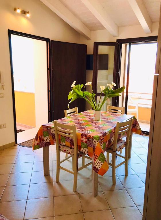 Le Case di Loris a Sant'Antioco - Apt con giardino e BBQ