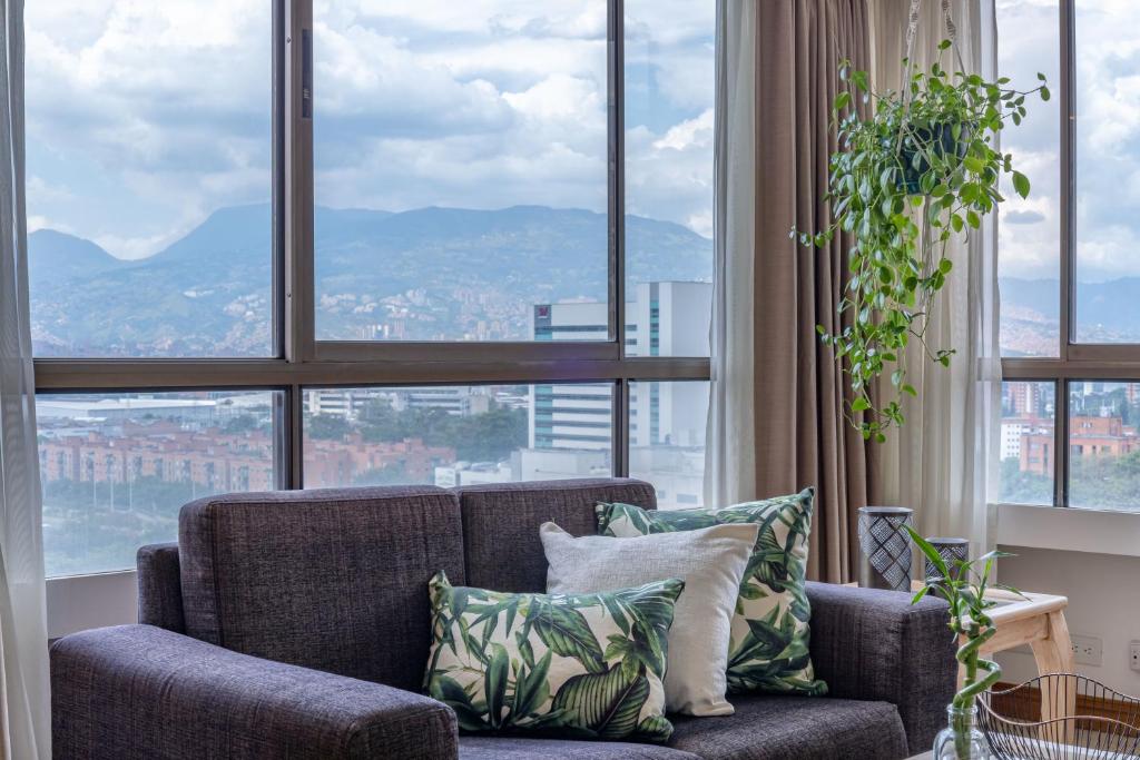 Nespecifikovaný výhled na hory nebo výhled na hory při pohledu z aparthotelu