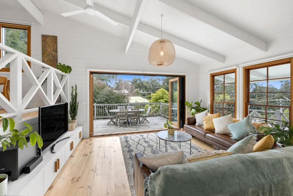 Beach house on Belvedere, Lorne (updated prices 2024)