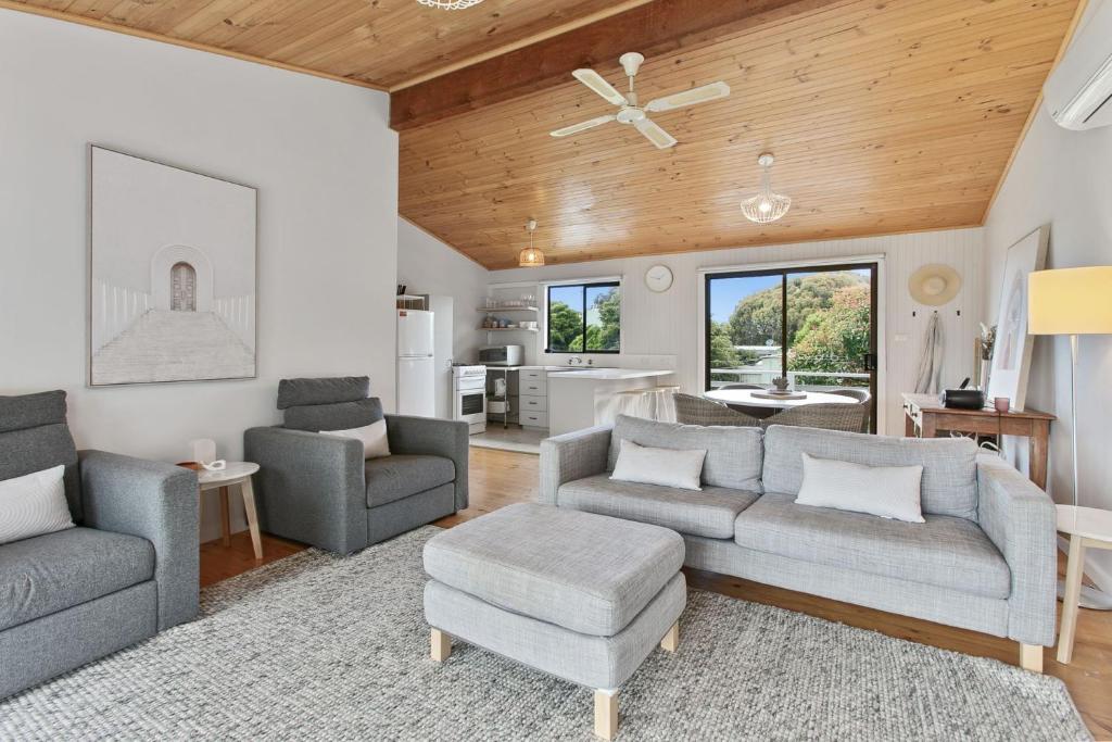 Posezení v ubytování Shell Shack - BYO Linen