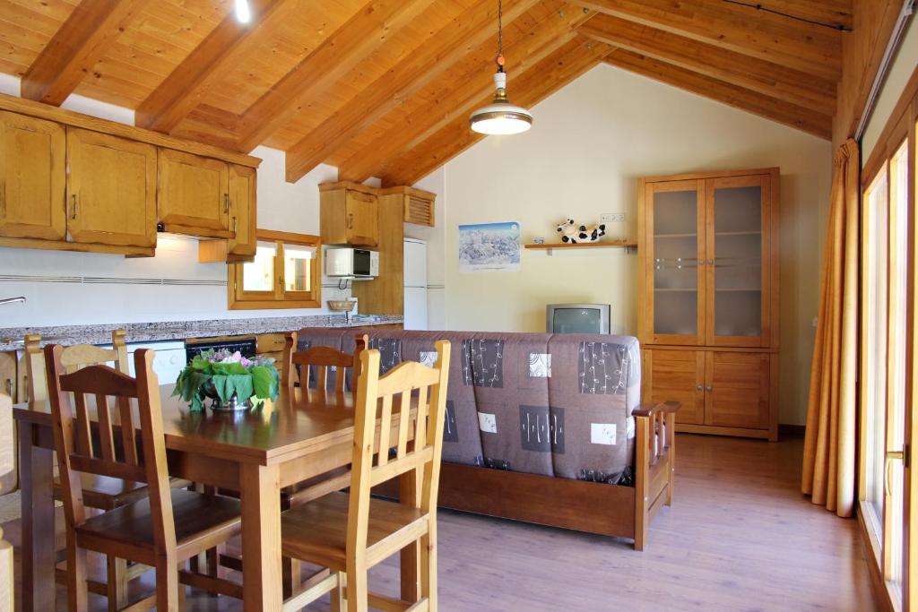 Η κουζίνα ή μικρή κουζίνα στο Apartamentos Chuanon