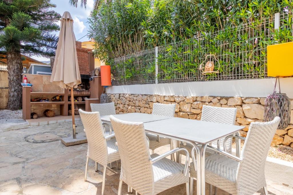 Patio nebo venkovní prostory v ubytování Calpe Chalet a 5 min de la playa