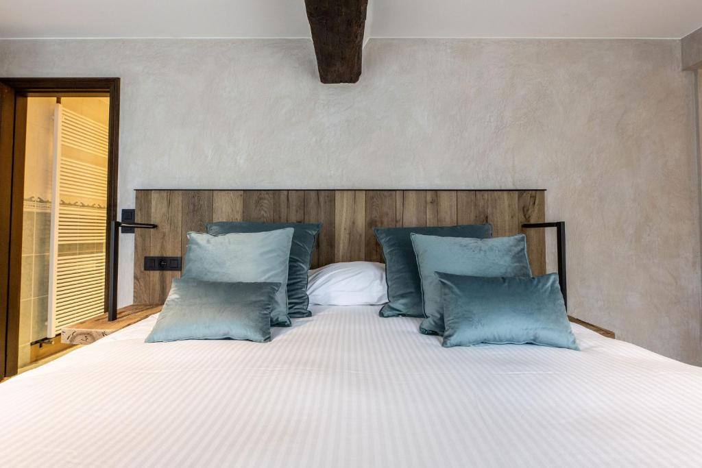 Postel nebo postele na pokoji v ubytování Hotel LEA - Maison Caerdinael
