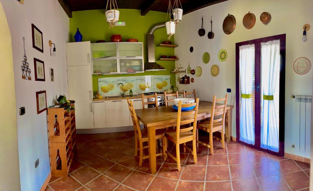 Suitetrails - Piccolo Arco home, Alloggio incantevole con patio