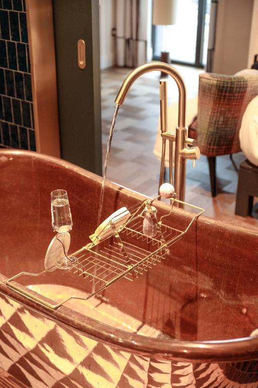 The Dean Cork - Resim 12