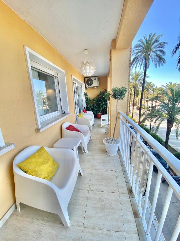 Balkón nebo terasa v ubytování Apartamento centro de Dénia 1ra linea, vistas puerto y mar