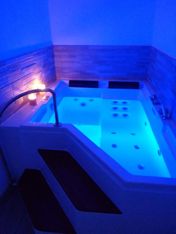 Appartement 70m2 hyper centre avec baignoire balnéo - Appartement D'une Chambre