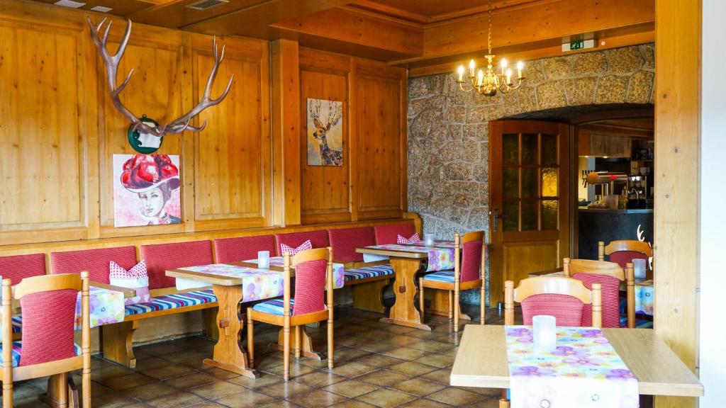 Restaurace v ubytování Hotel Hirschen