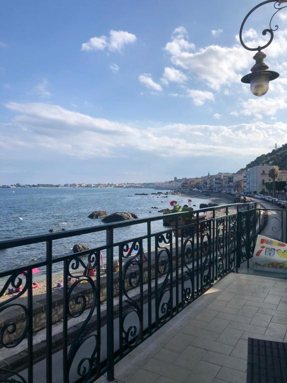 Fotografie z fotogalerie ubytování Hostel Beach House v destinaci Giardini Naxos