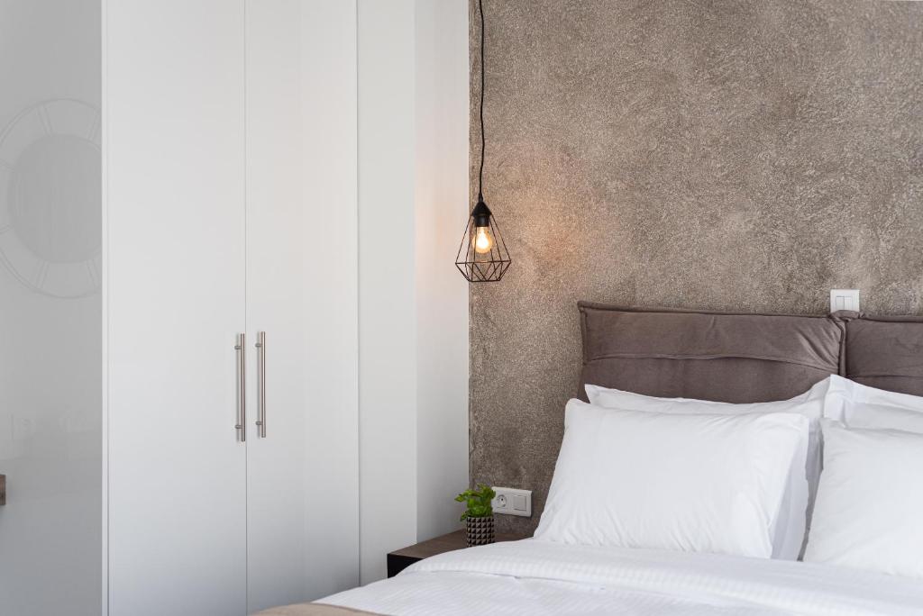 Athenian Spirit - 14