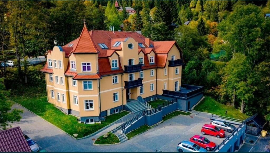 Budova, v ktorej sa apartmán nachádza
