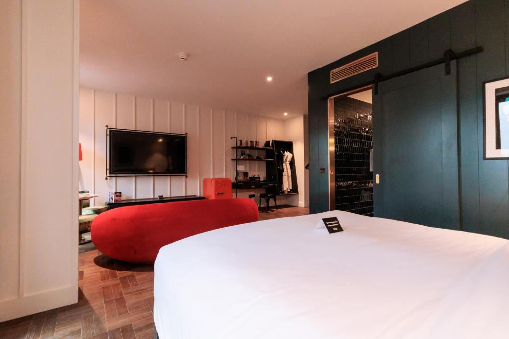 The Dean Cork - Resim 5