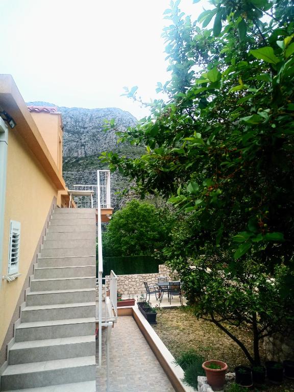Výhľad na hory alebo výhľad na hory priamo z apartmánu