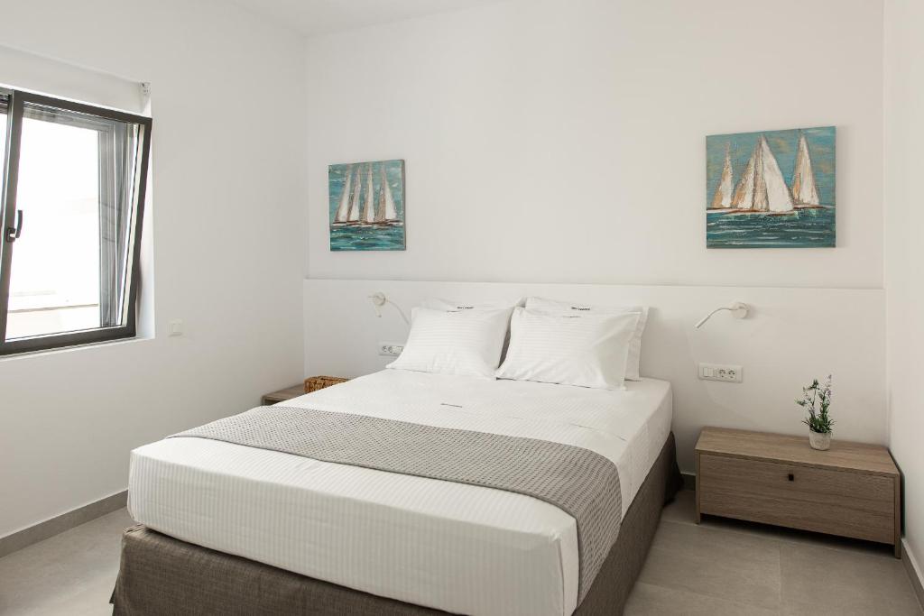 Cozy Corner Luxury Apartments - 19