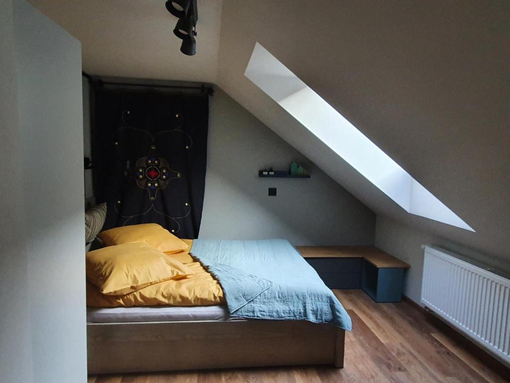 Łóżko lub łóżka w pokoju w obiekcie Apartamenty Magiczna Wenecja