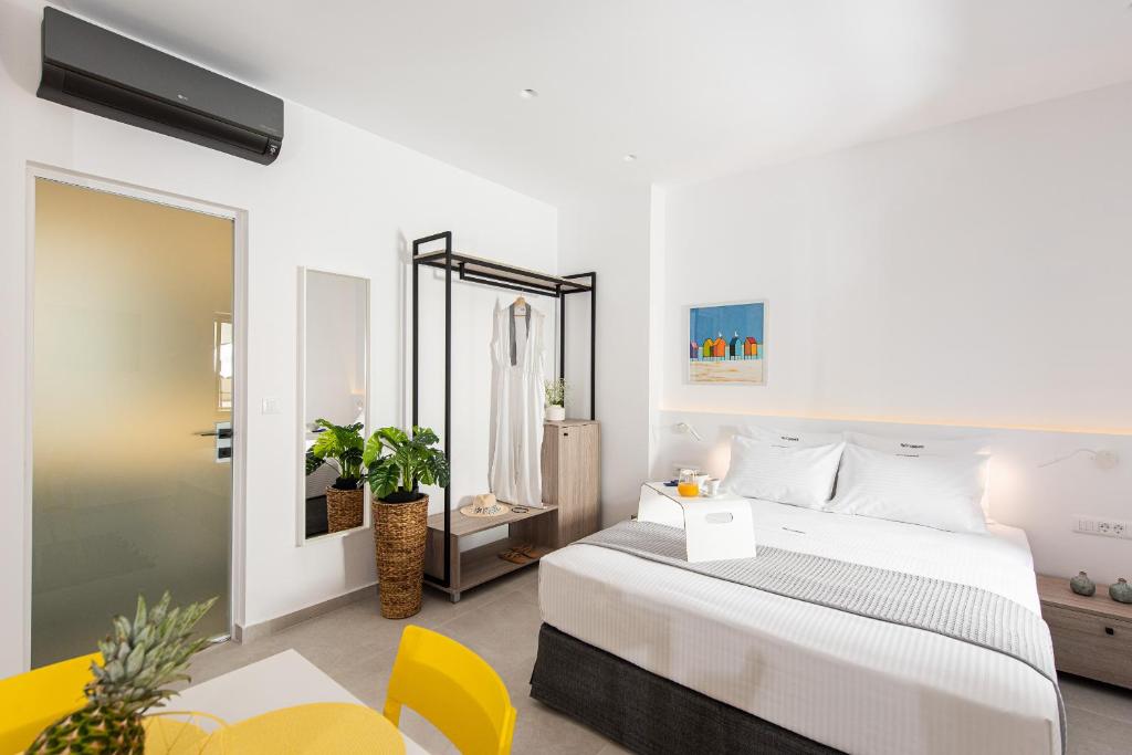 Cozy Corner Luxury Apartments - 8