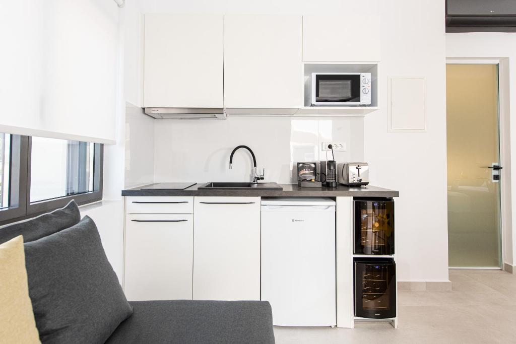 Cozy Corner Luxury Apartments - 7