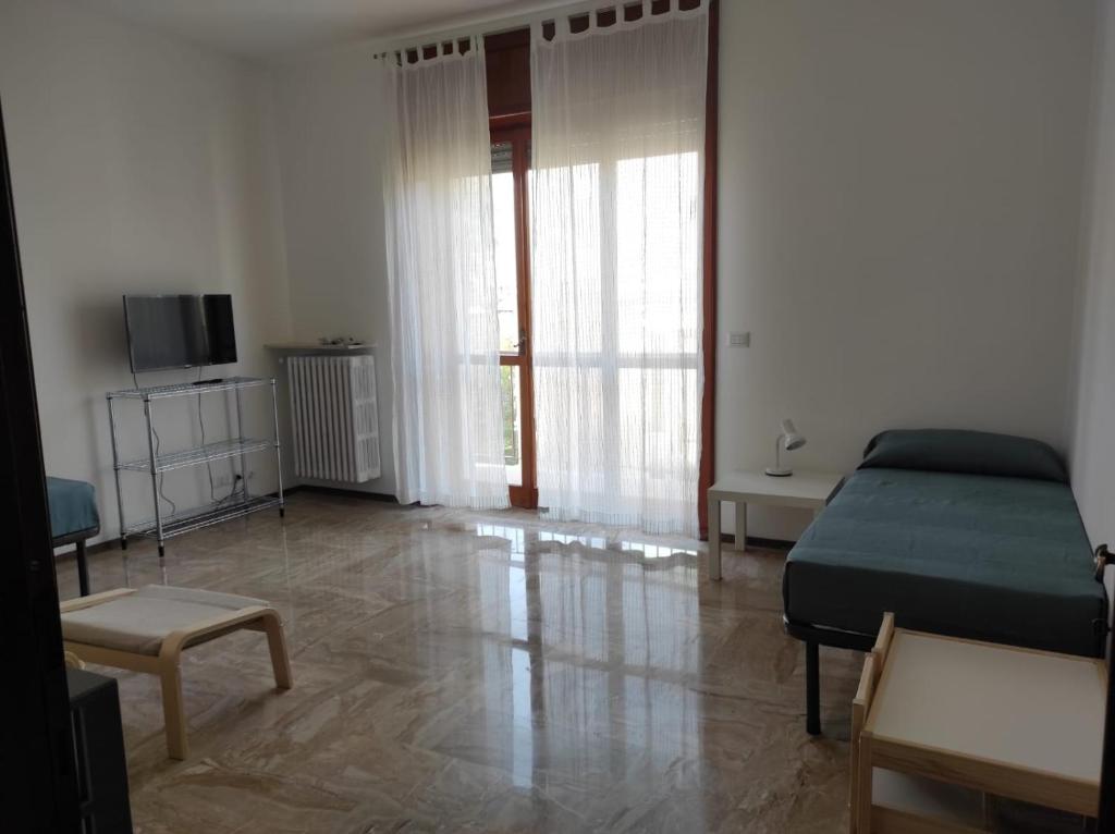 A television and/or entertainment centre at Casa Berizzi - Santa Lucia