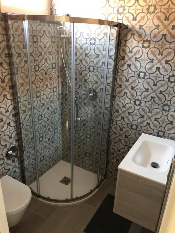 Koupelna v ubytování Farau B&B
