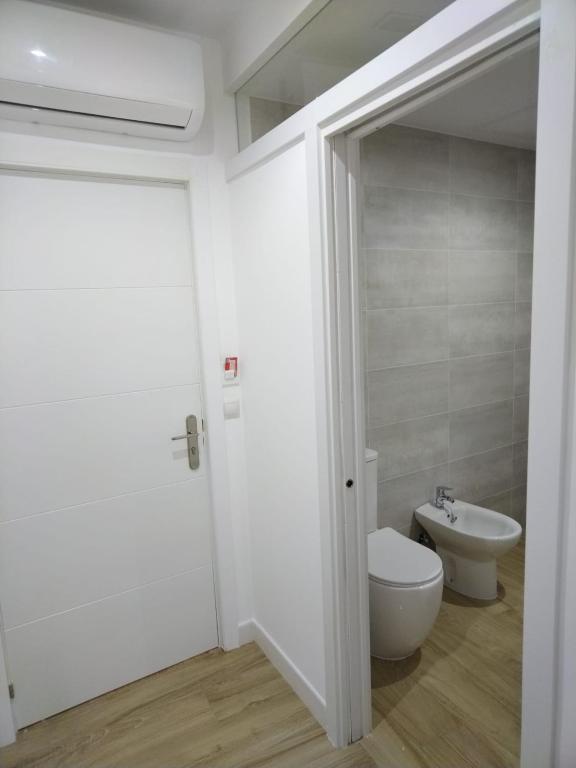 Łazienka w obiekcie CASTRO Suites Osuna