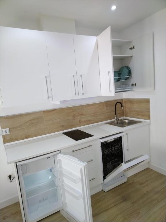 Kuchnia lub aneks kuchenny w obiekcie CASTRO Suites Osuna