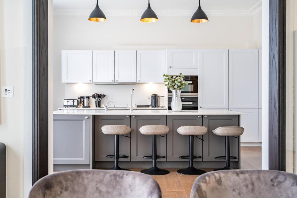 Be London - The Lincoln's Inn Residences - Two-Bedroom Apartment