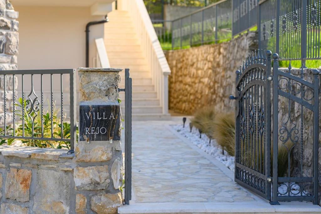Luxurious villa Rejo
