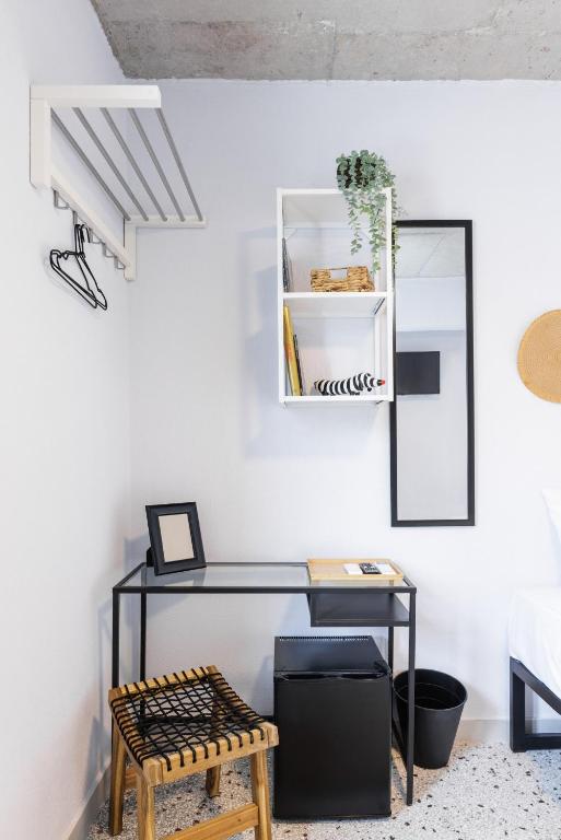 A seating area at Boho Rooms