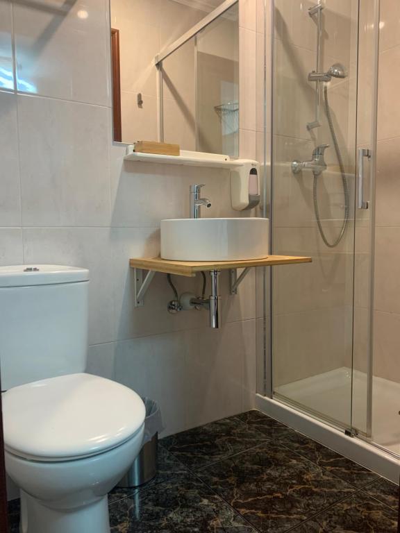 Pensión Amara - Habitación Gemela Con Baño Privado