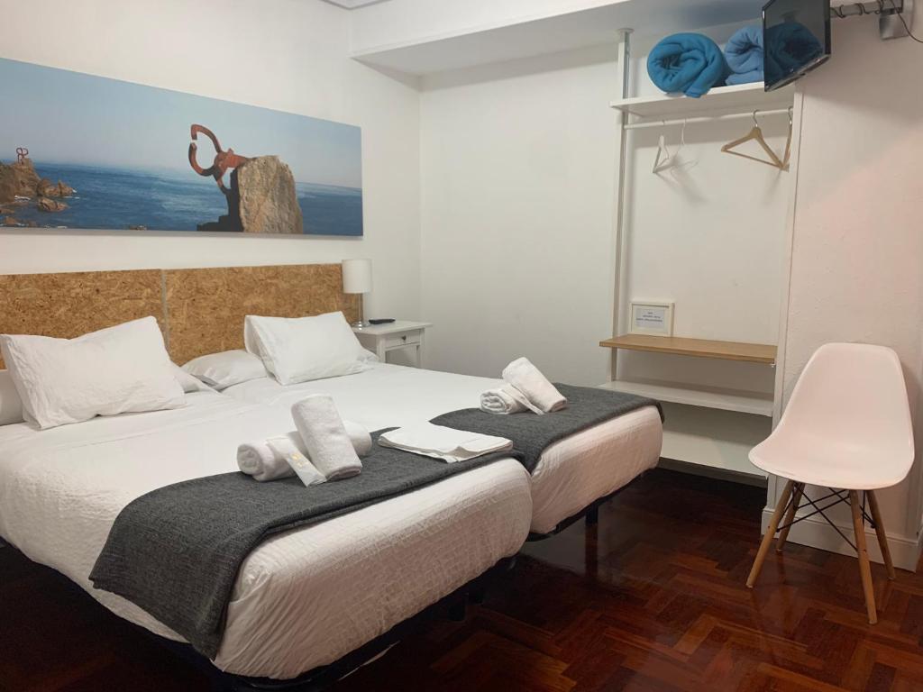 Pensión Amara - Habitación Doble Interior Con Baño Privado