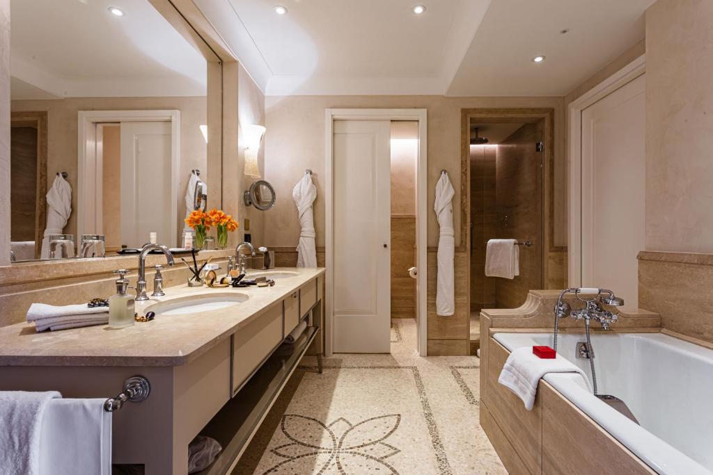 Palazzo Parigi Hotel & Grand Spa - LHW photo