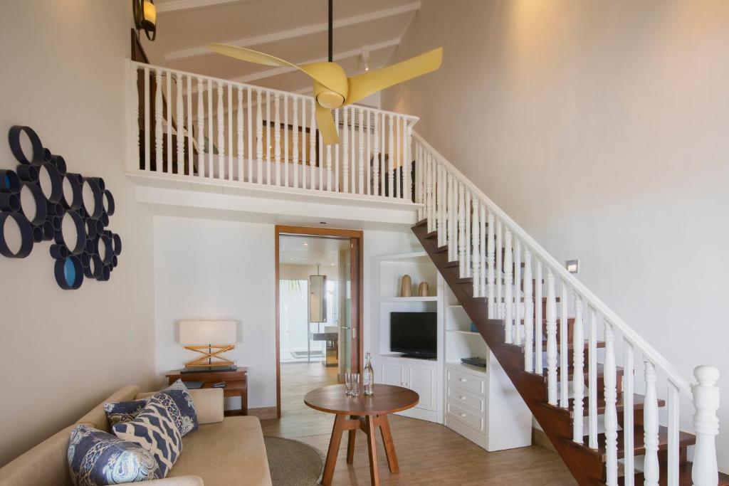 Centara Grand Island Resort & Spa Maldives - Duplex Beach Villa King | 25% Korting Op Transfers |15% Korting Op Excursies |20% Korting Op F&B En Spa |Geldig Voor Verblijf Tot 20 December 2024