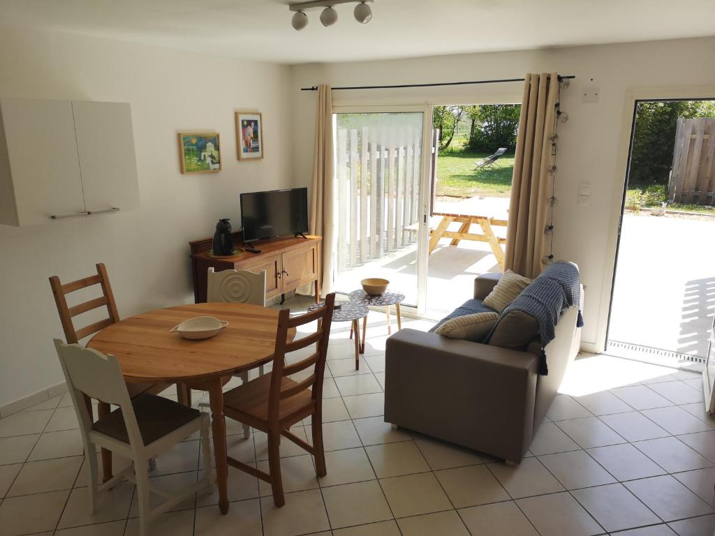 Photo de la galerie de l'établissement Gîte de L'Hermine ( Le Domaine de Coat Rogan ), à Pommerit-Jaudy